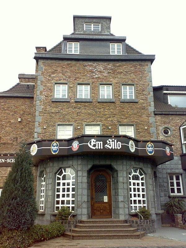 Hotel Emsilo Pulheim Exterior photo